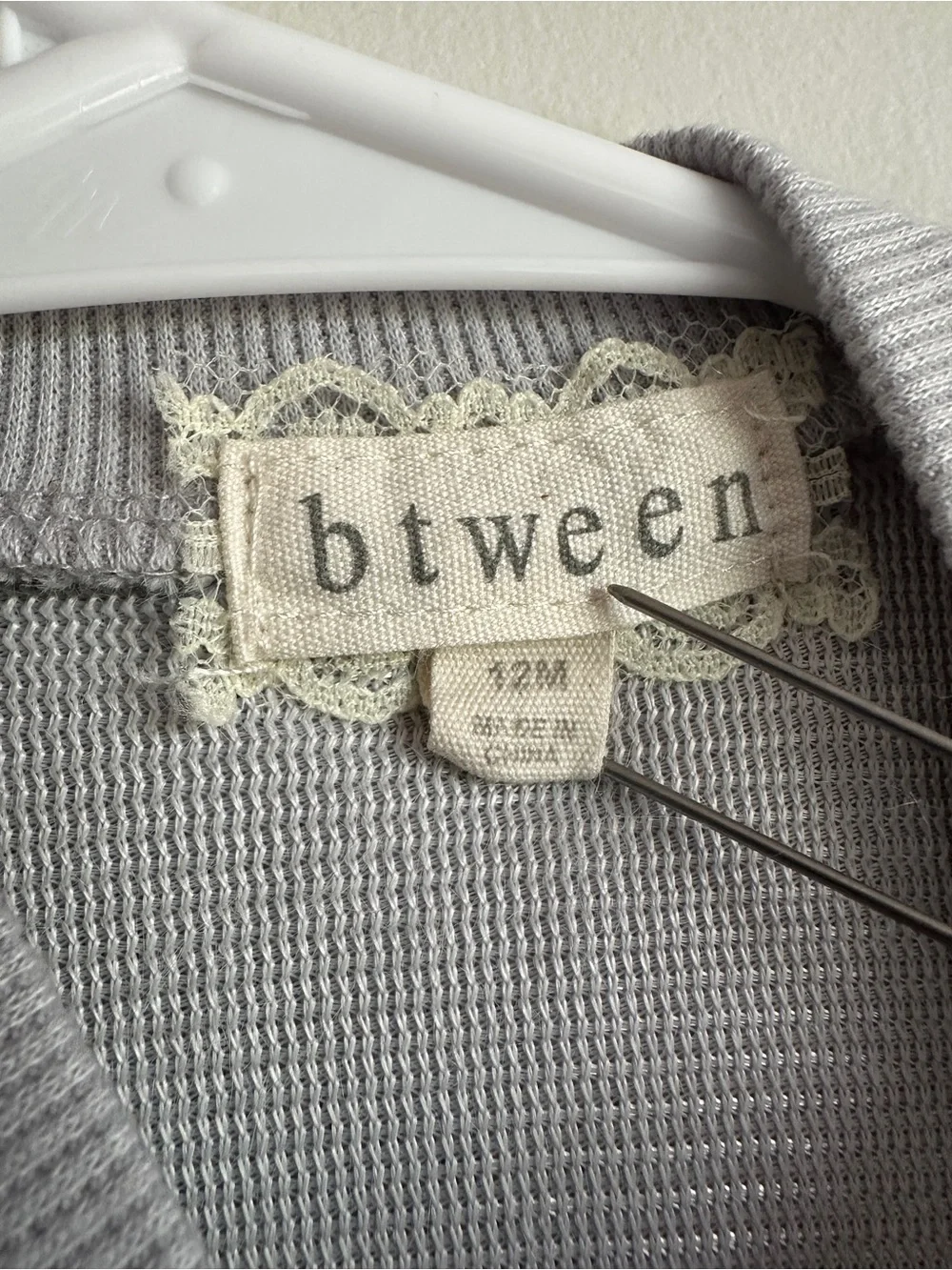 N/A btween sweatshirt